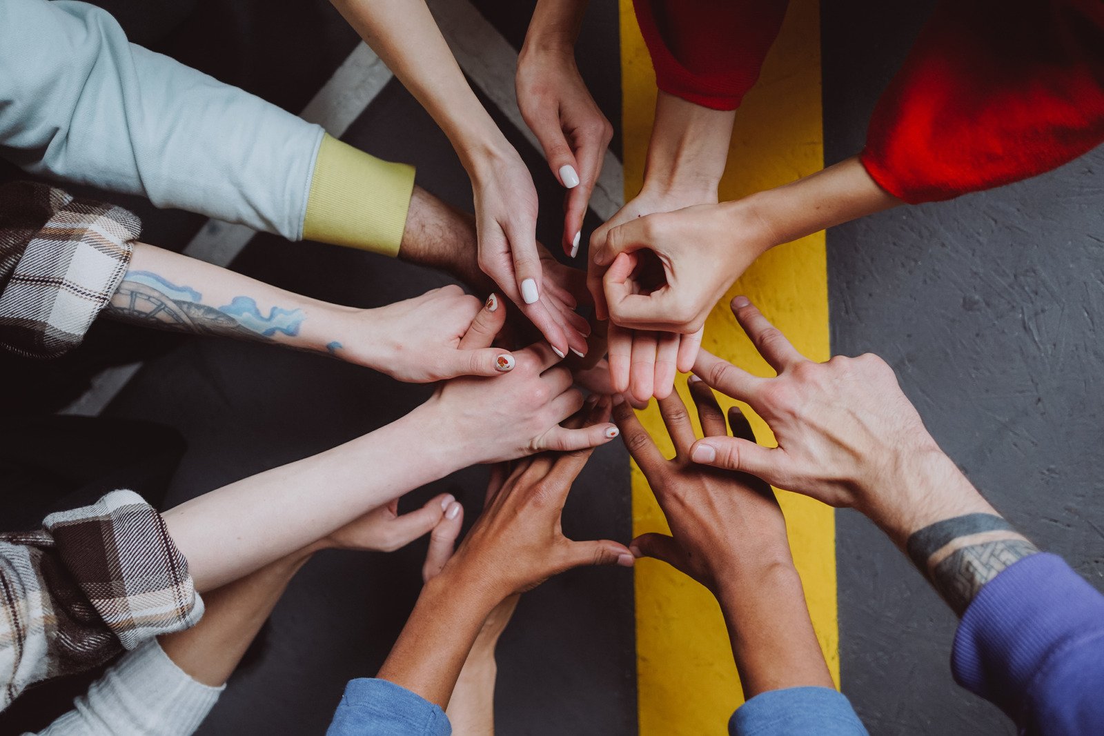手手势团队合作顶视图合作友谊支持多元化多样的
