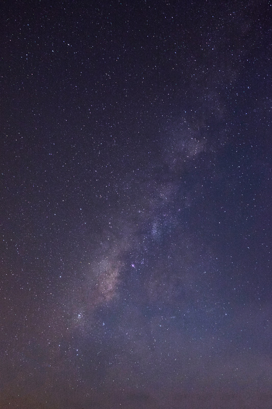 天空星星垂直深色银河宁静黑暗现象空气阴暗