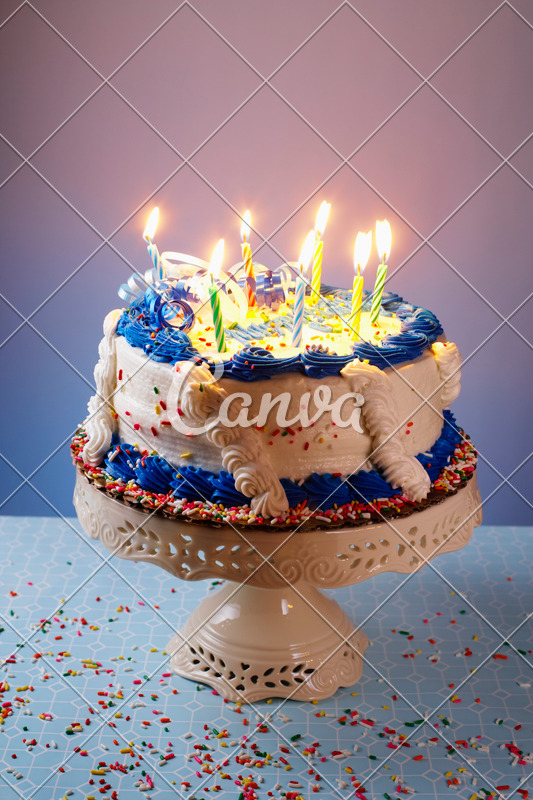 47岁生日蛋糕插蜡烛图片