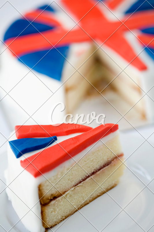 美食蛋糕食物甜品爱国主义甜点饮食英国国旗白色背景垂直