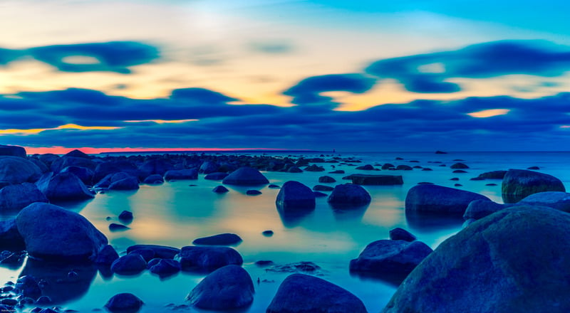 背景蓝色户外风景漂亮云朵山水画大自然沙滩夜晚图片