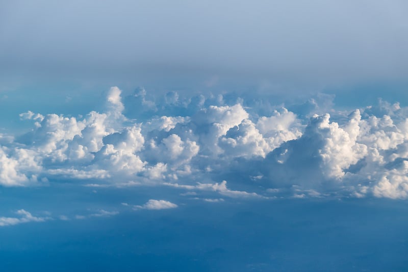 天空风景蓝天漂亮云朵多云大自然大气朦胧云彩图片