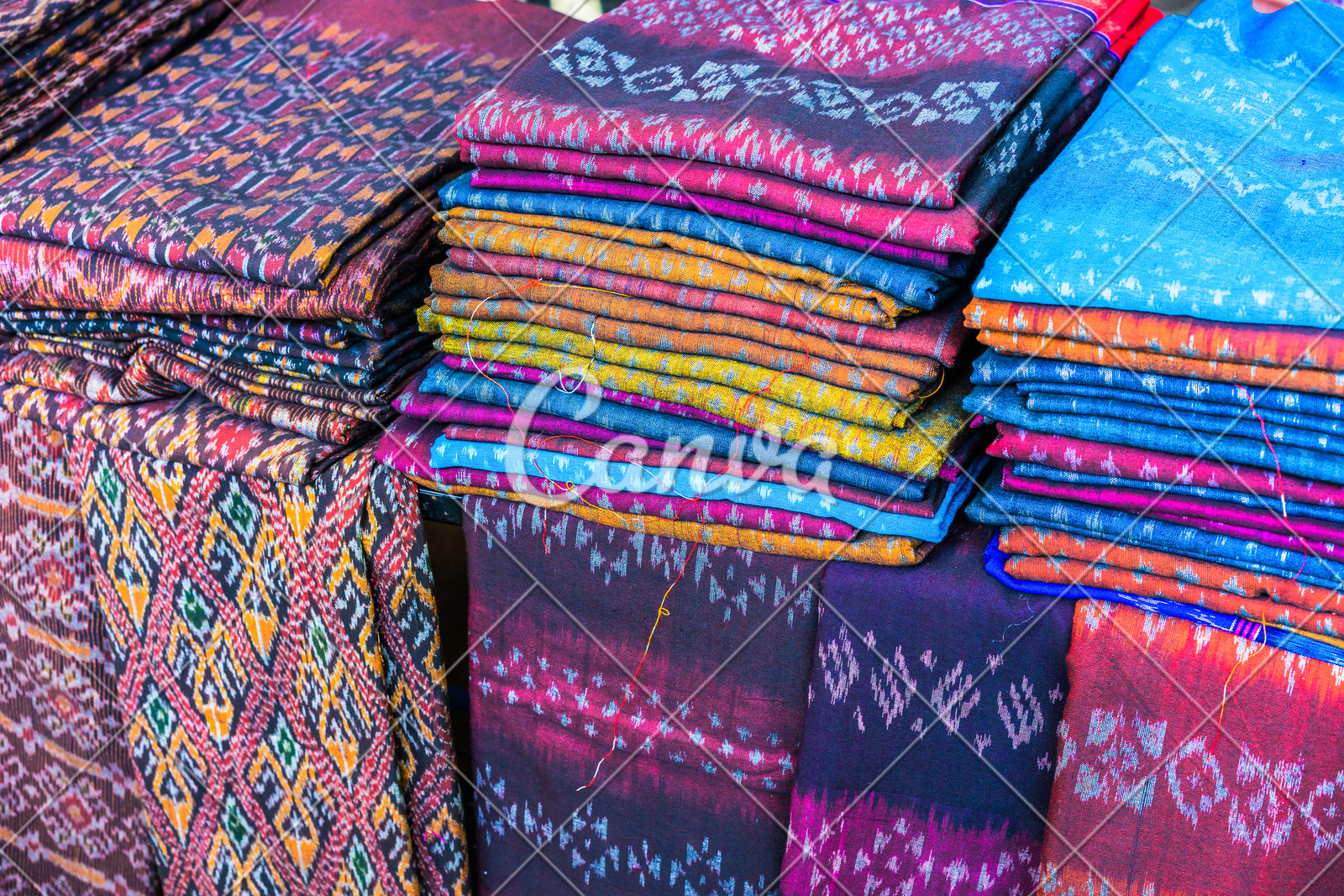泰国丝绸，纺织机上的暹罗传奇-丝绸百科-公司介绍-腾龙国际在线客服微信总部19908888882（电话）