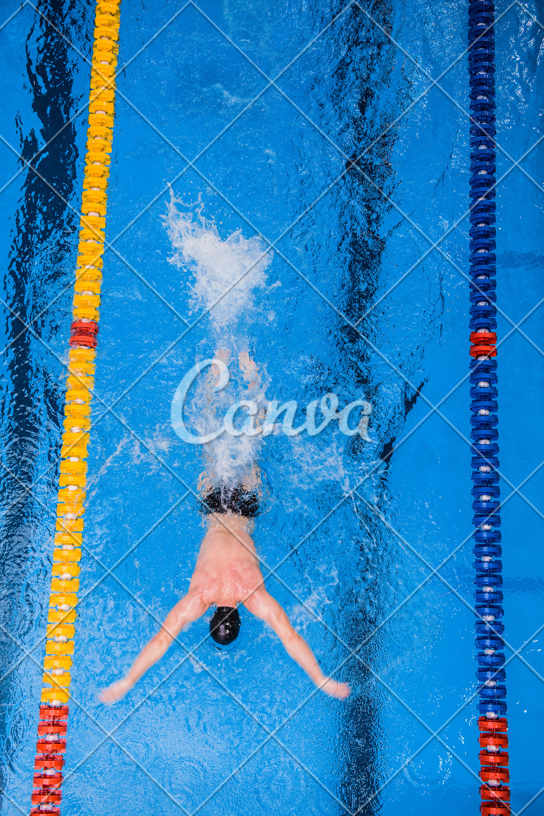 活动成功男人运动努力游泳室内力量鸭舌帽生活方式图片